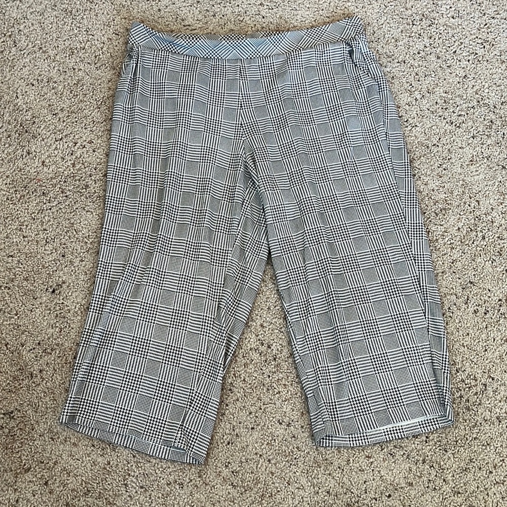 Torrid Houndstooth Cropped Pant